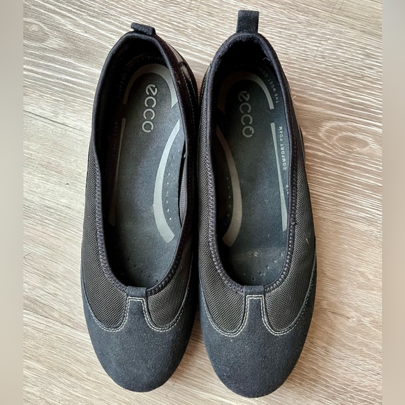 ECCO Vibration Skimmer Black Leather Ballet Flats EU 39 US 8.5 Slip On Comfort - Picture 2 of 14
